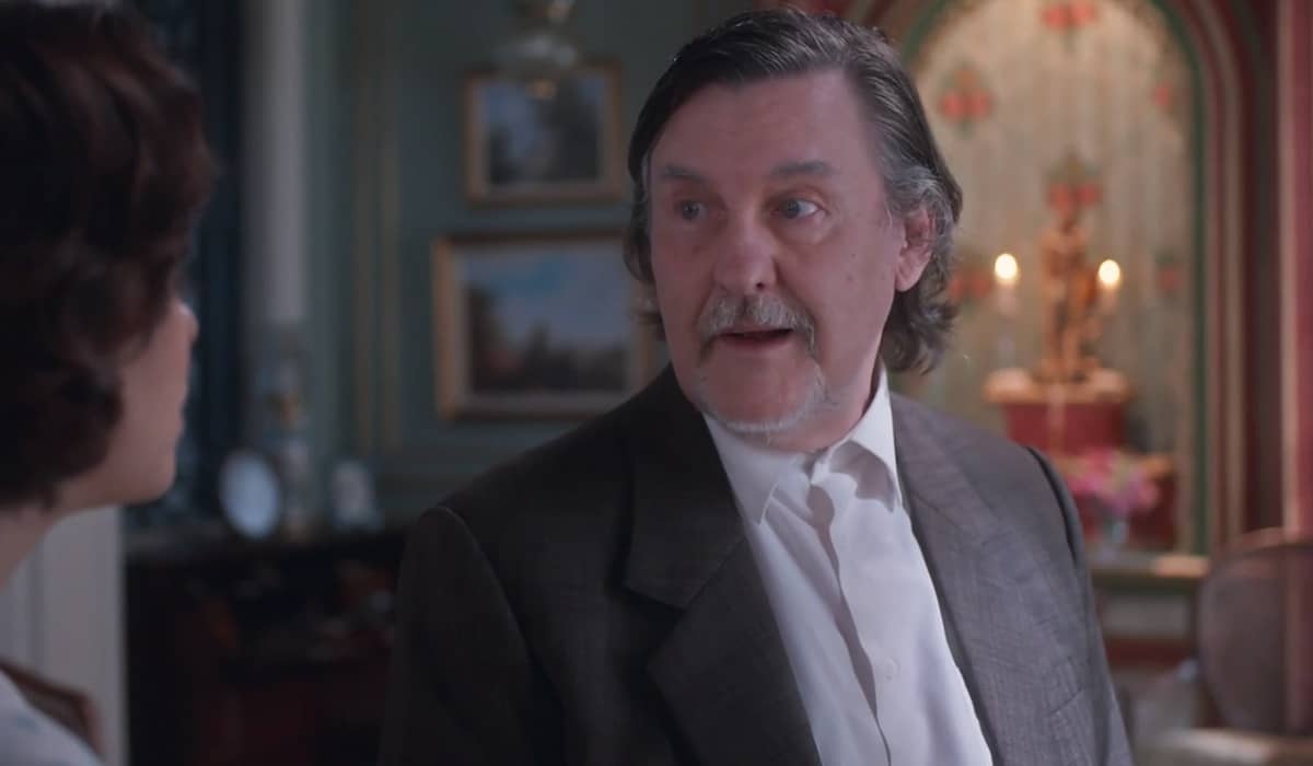 Matias é desacreditado ao tentar fazer o bem em Além da Ilusão