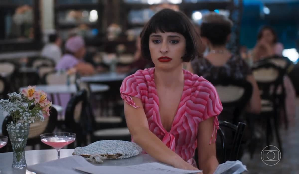 Iolanda desiste de confusão e se dedica ao filho em Além da Ilusão