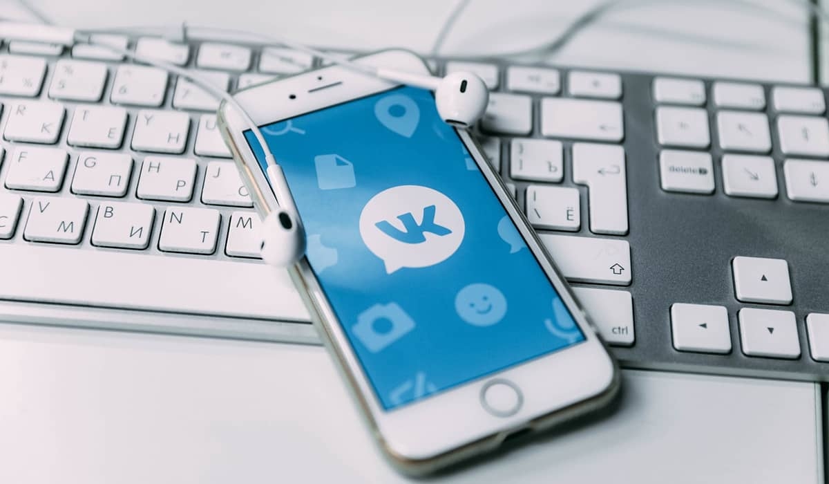 Em apoio ao Reino Unido, Apple remove todos os aplicativos russos de sua loja