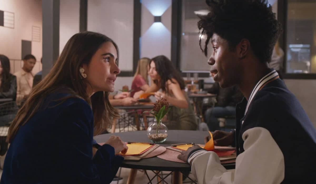 Tony sente o peso da culpa e abandona o plano de Cris em Elas por Elas