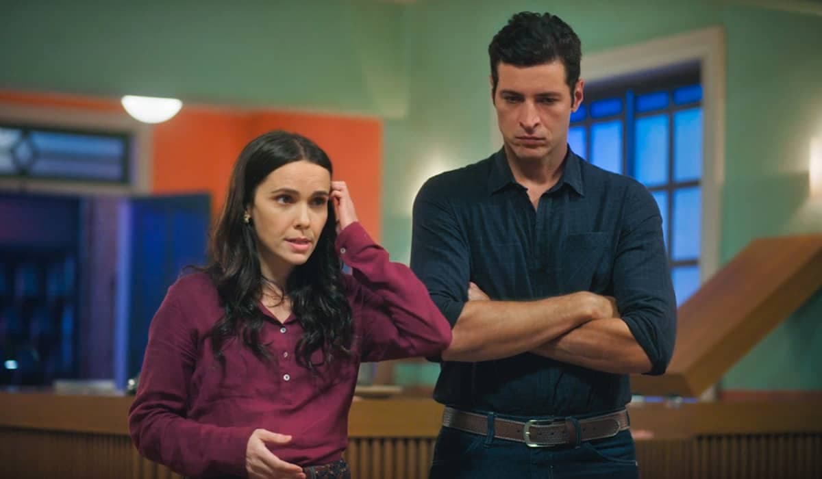 Lucinda se emociona e aceita se casar com Marino em Terra e Paixão
