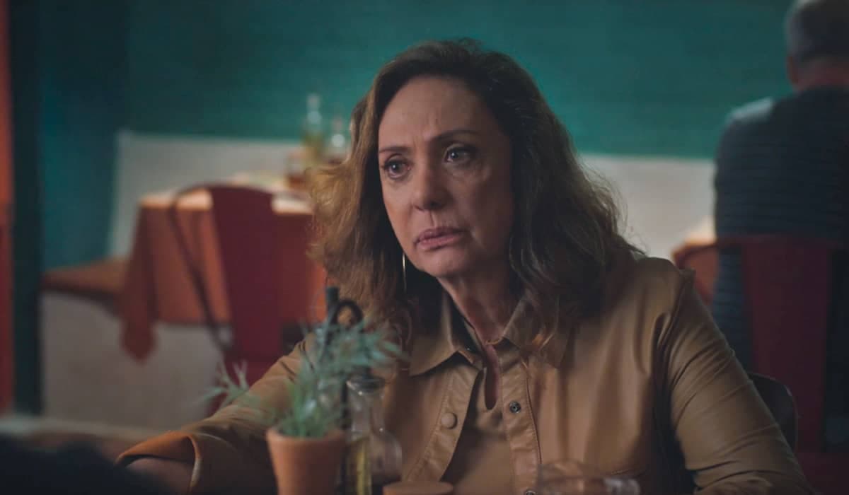 Agatha confessa que está envenenando Antônio em Terra e Paixão