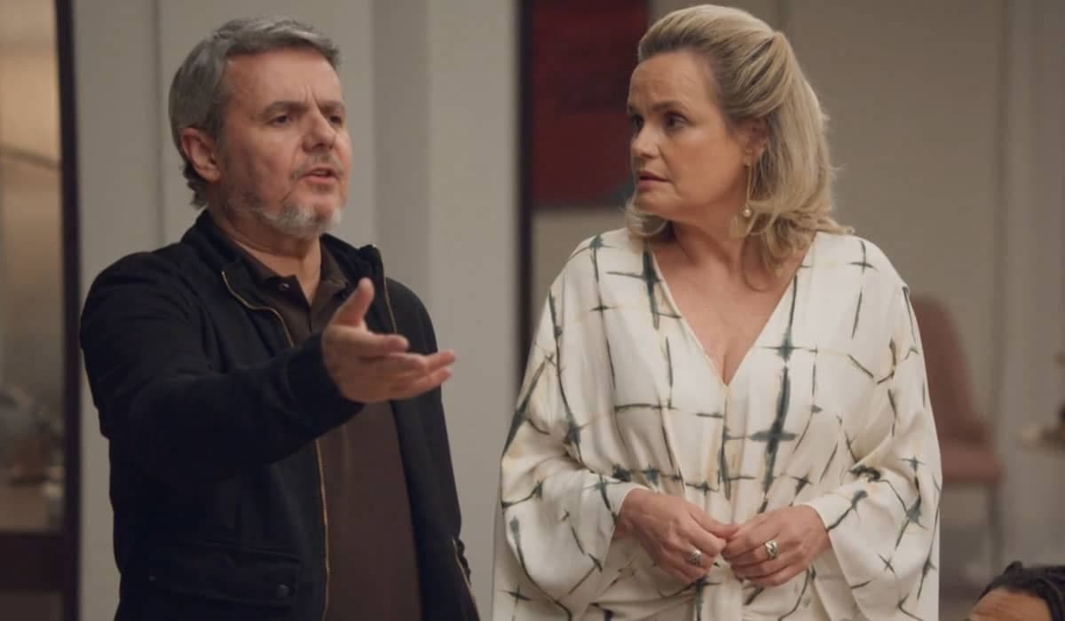 Vilma se desespera após Roberto subornar um juiz em Elas por Elas