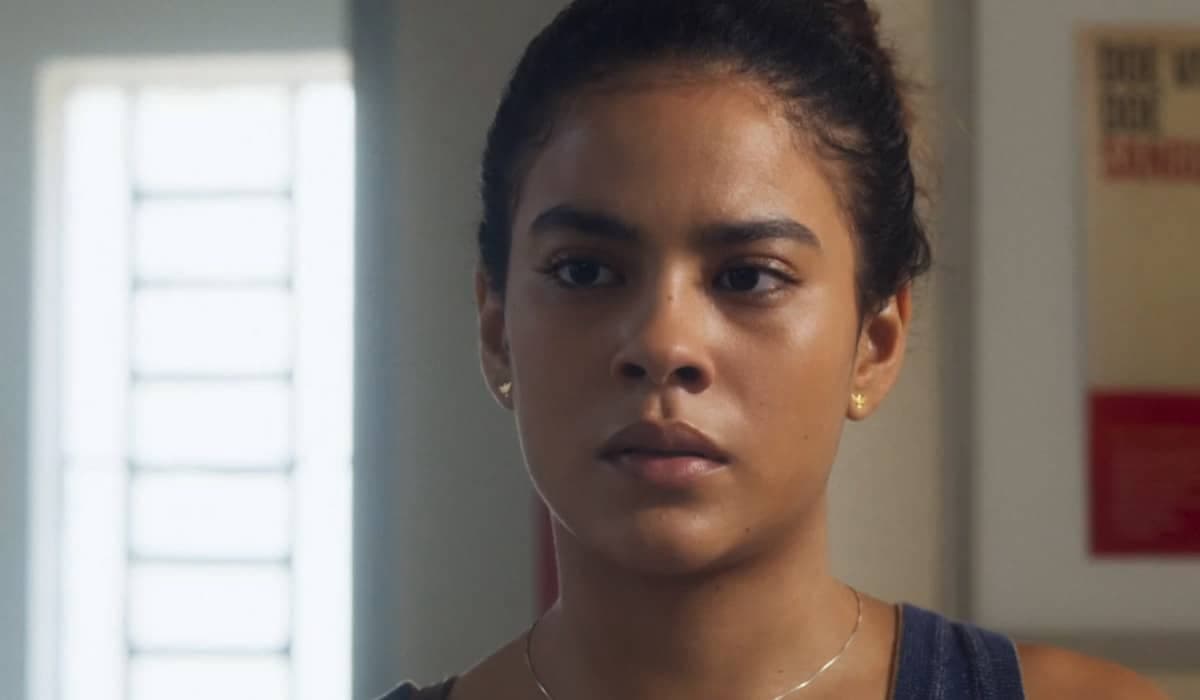 Em luto, Jenifer vence debate na universidade e mostra sua força em Vai na Fé