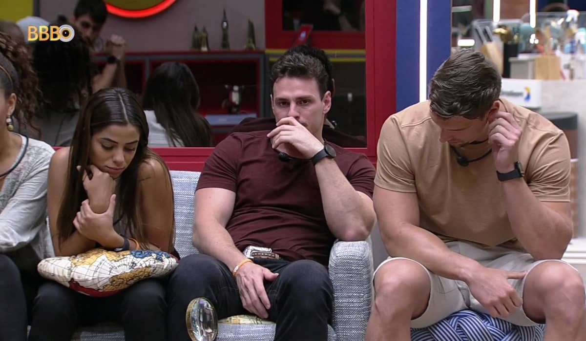 Tadeu Schmidt alerta brothers após episódios de intolerância religiosa no BBB 23