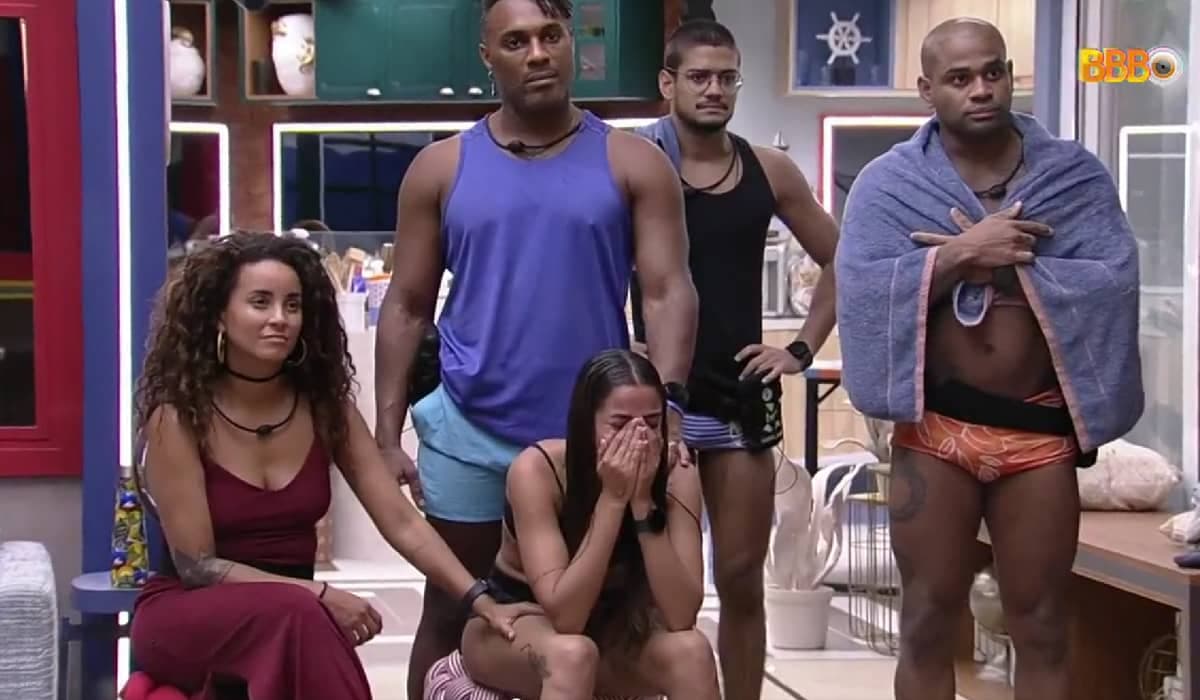 Brothers alimentam ideia de paredão falso após recado de Gustavo no BBB 23