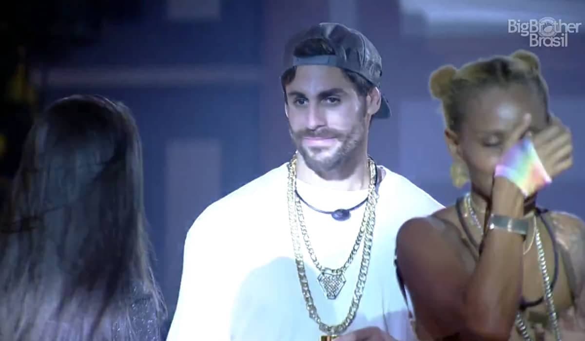 Cara de Sapato é acusado de assédio após insistência desconfortável em Dania no BBB 23