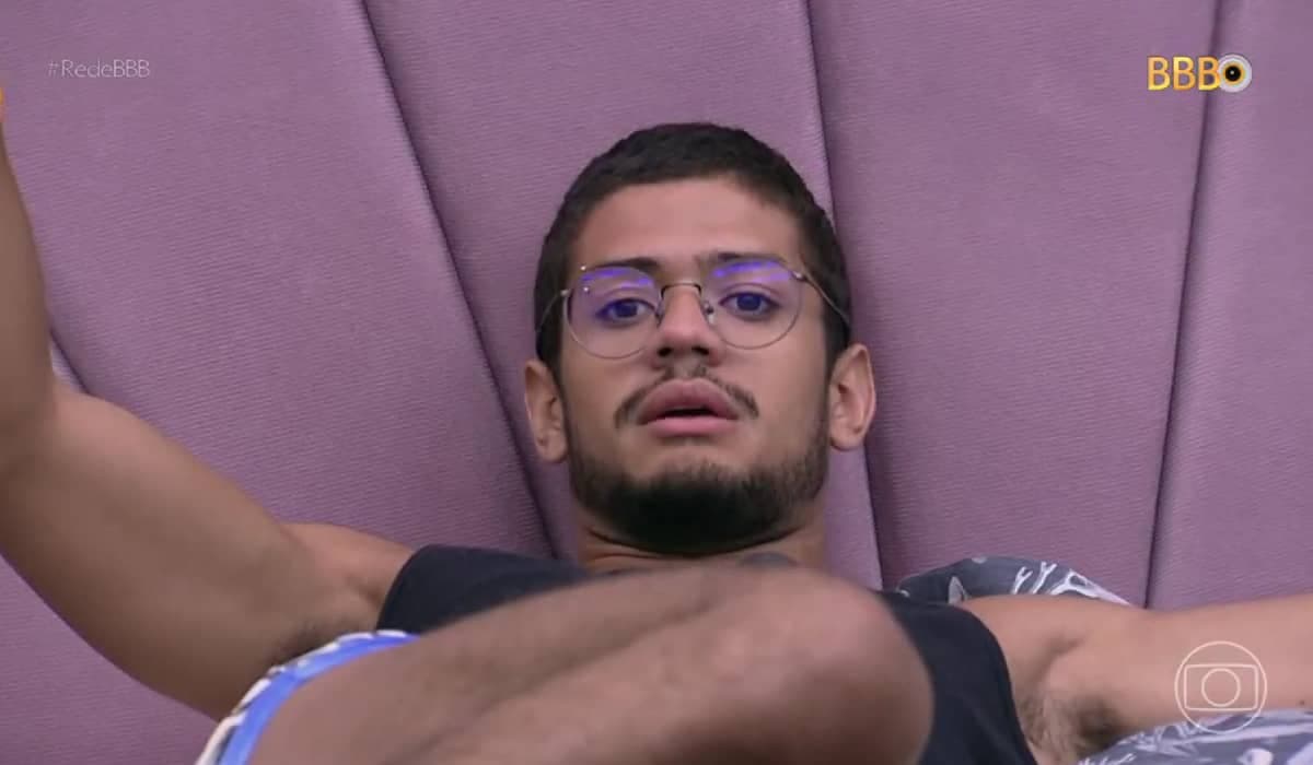 Gabriel Santana defende indicação de Larissa no paredão e ganha pontos fora do BBB 23