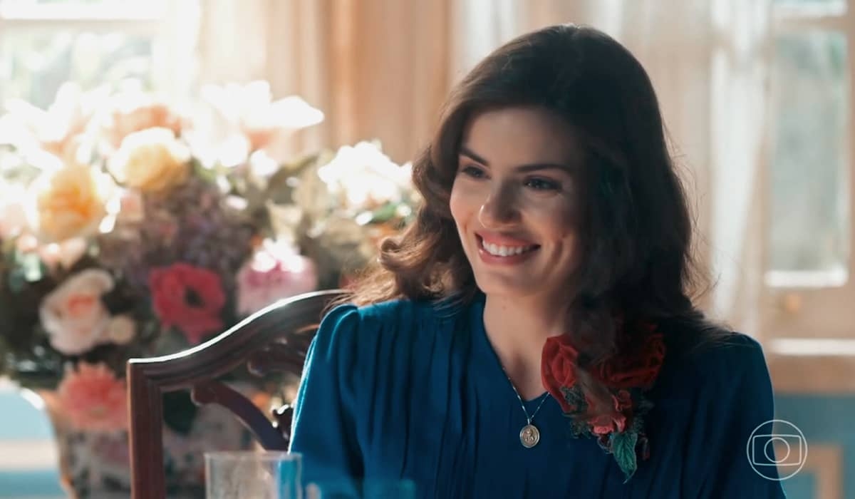 Marê recomeça a vida e faz entrevista de emprego em Amor Perfeito