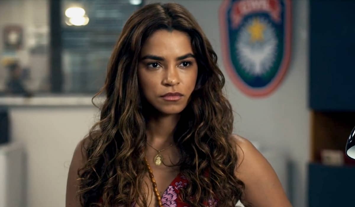 Brisa se descontrola com o resultado do terceiro exame de DNA de Tonho em Travessia