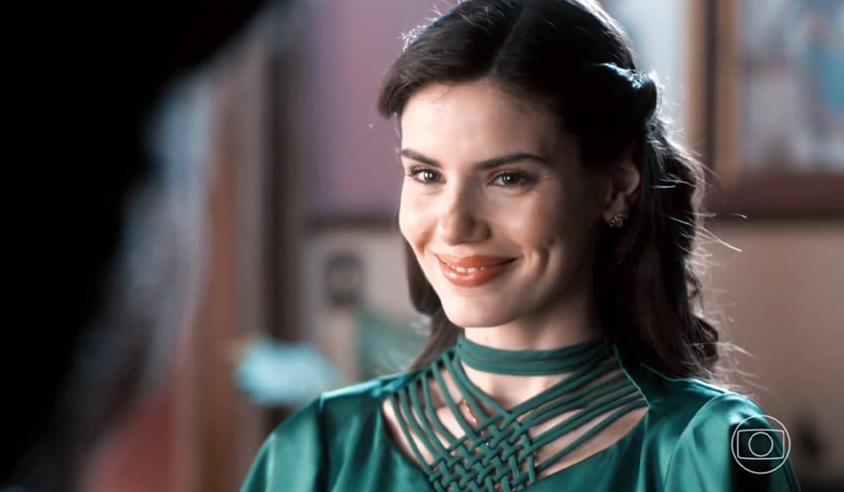 Marê mostra persistência e consegue um novo emprego em Amor Perfeito