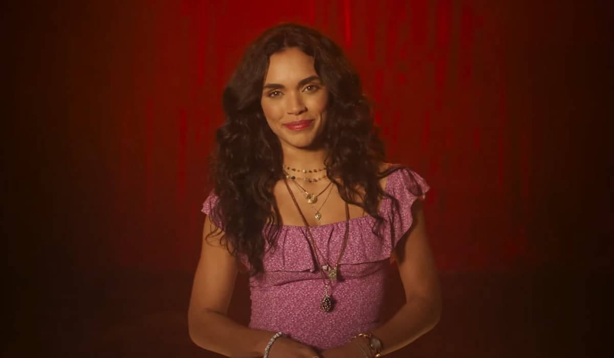 Luna ganha a vida transformando lixo em arte na novela Fuzuê