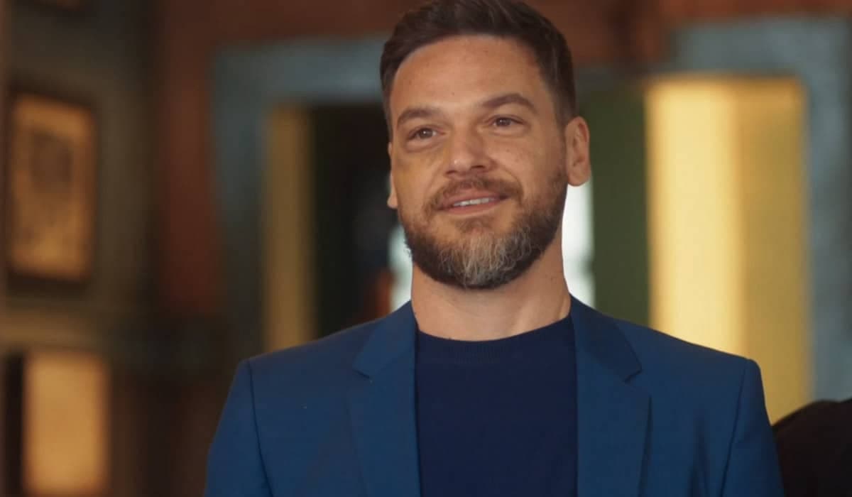 Mesmo investigado, Theo discursa como Empresário do Ano em Vai na Fé