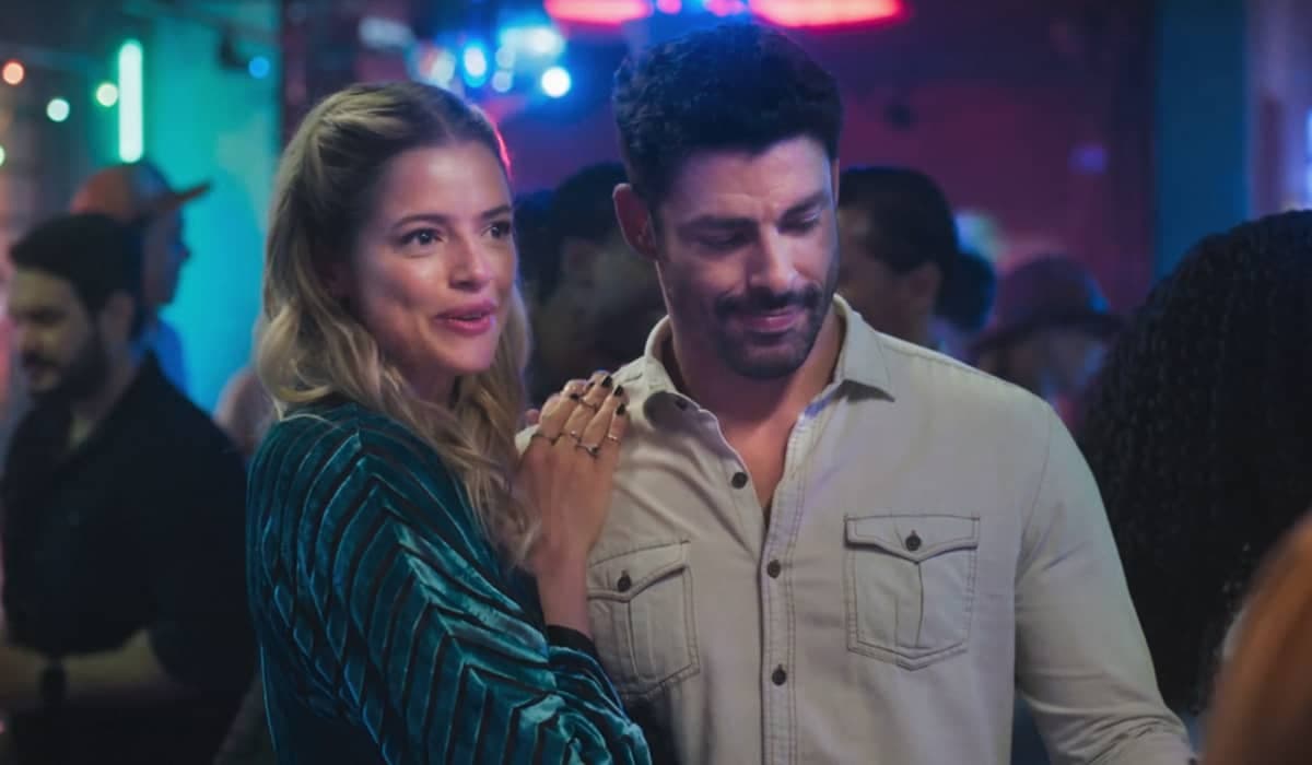 Caio abandona Graça no altar em Terra e Paixão