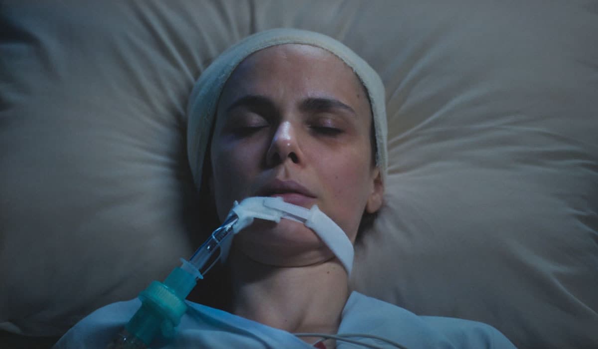 Lucinda dá sinal de melhora após declaração de Cristian no hospital em Terra e Paixão