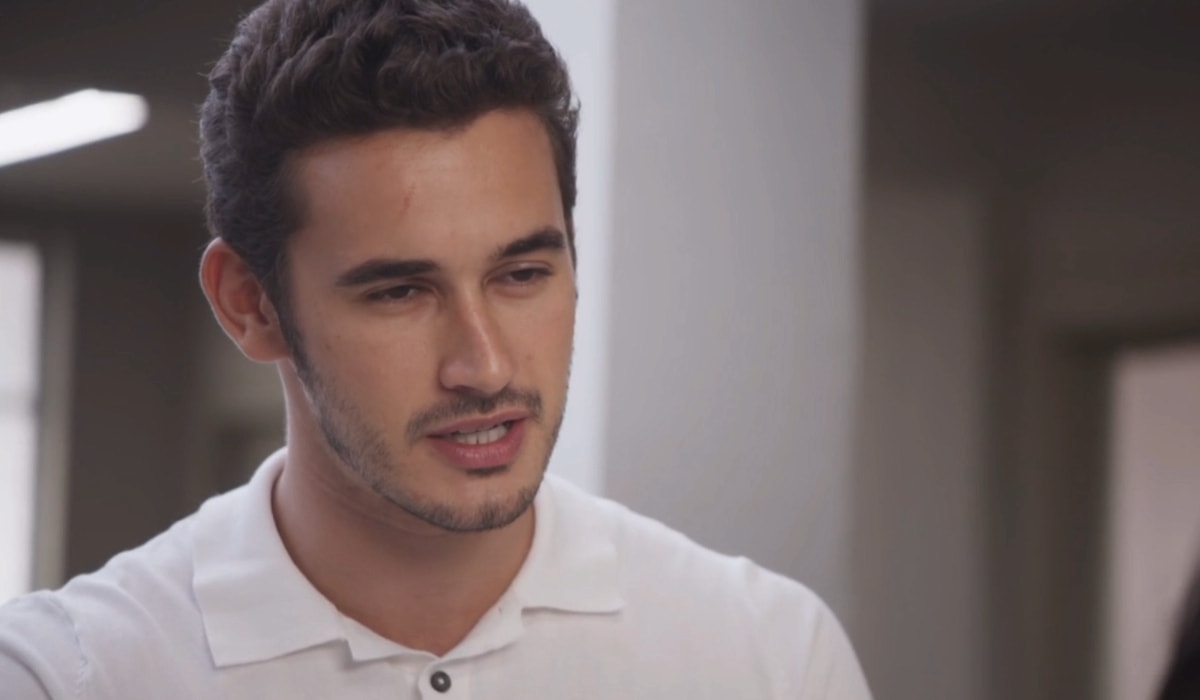 Giovanni descobre identidade da mãe biológica em Elas por Elas