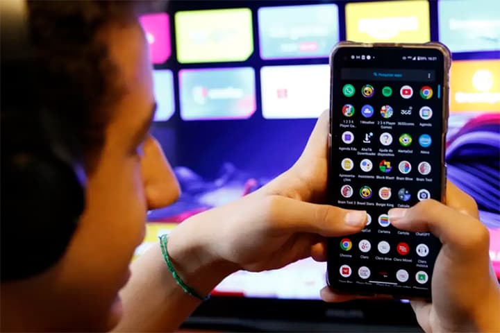 Congresso vota novas regras para combater adultização de crianças nas redes sociais