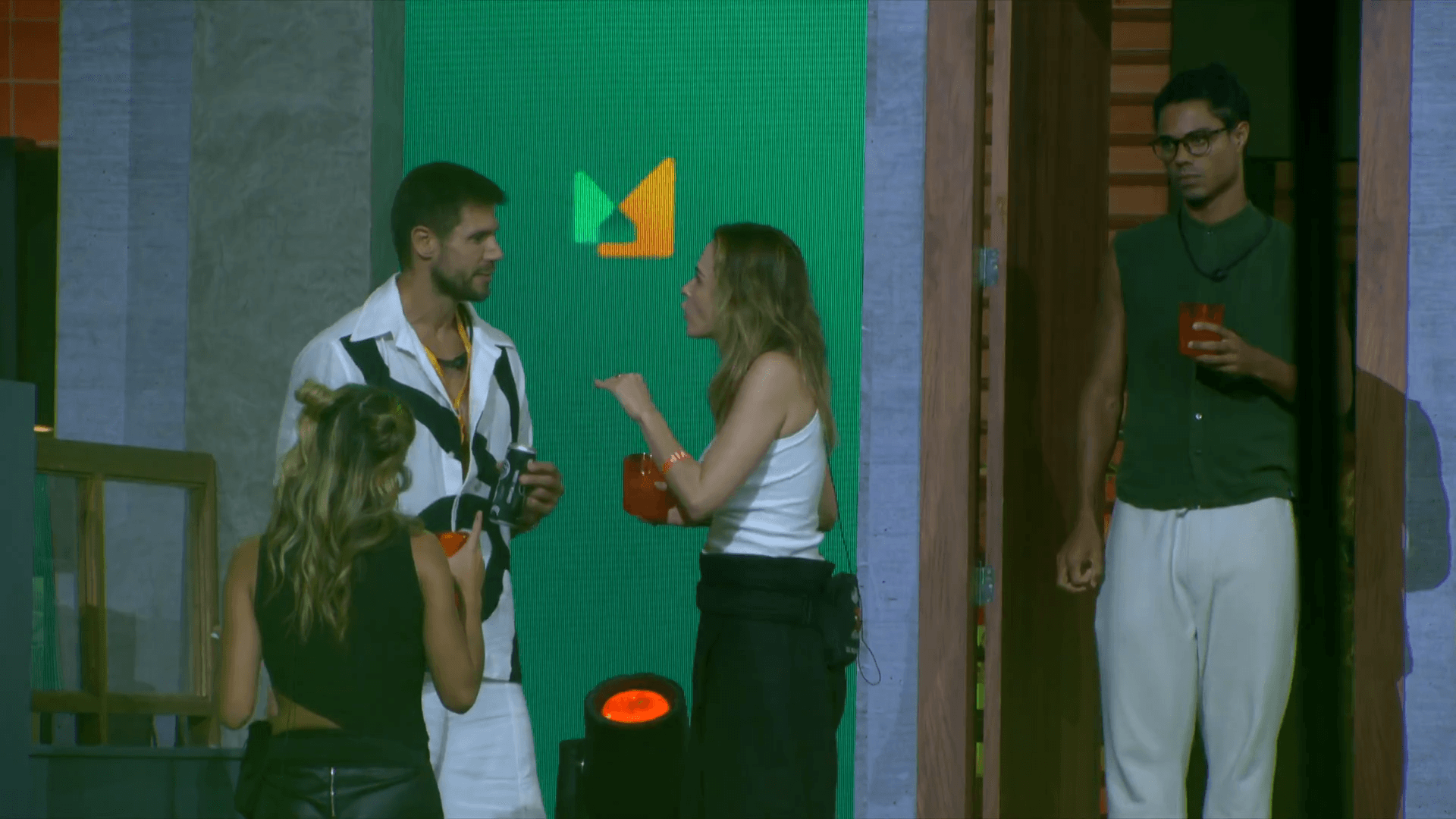 BBB 26: Festa do Líder Jonas tem beijos de Gabriela, briga tensa e racha no grupo do Babu