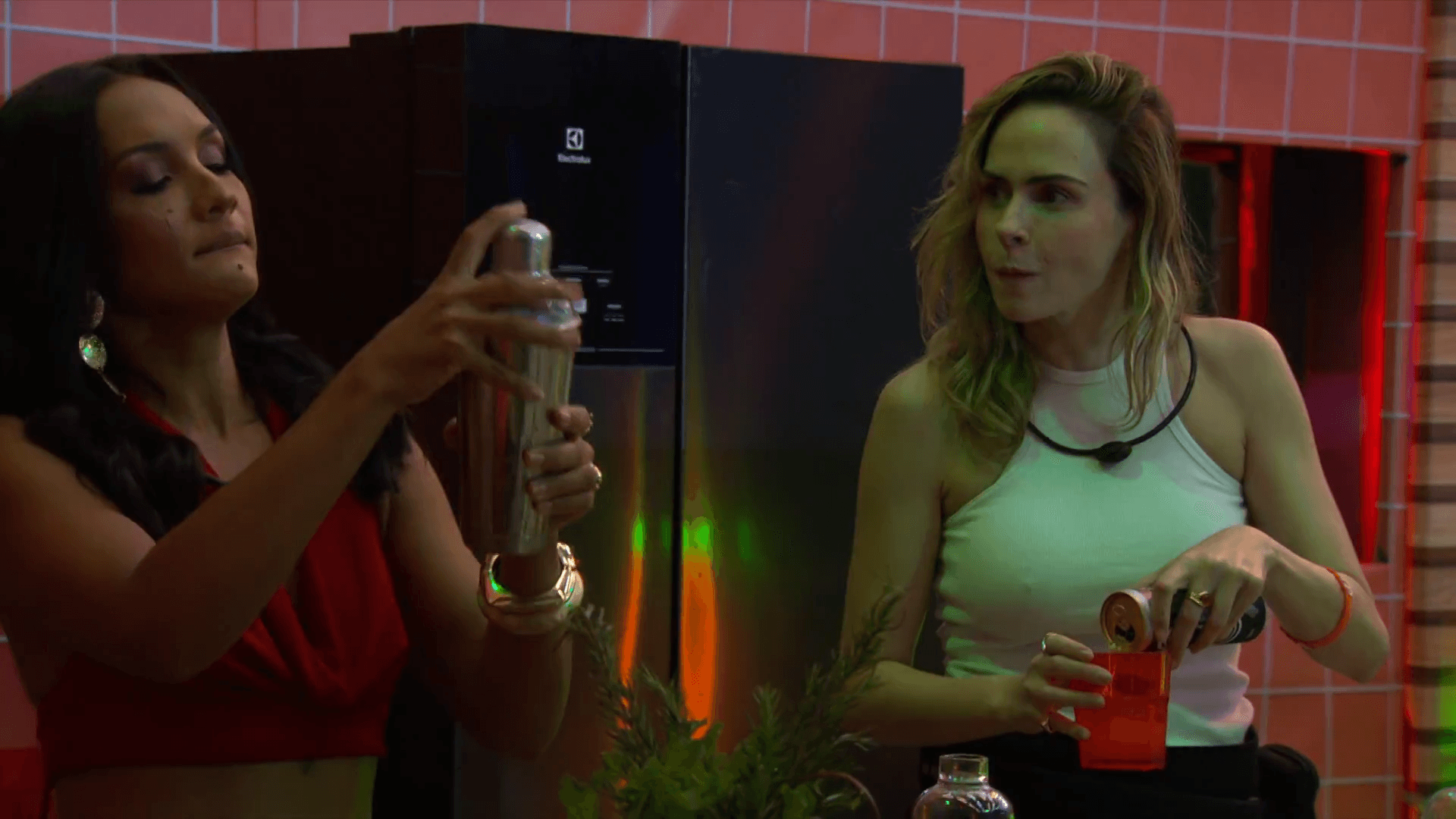 BBB 26: Ana Paula elege Maxiane como alvo, mas esbarra no silêncio da rival