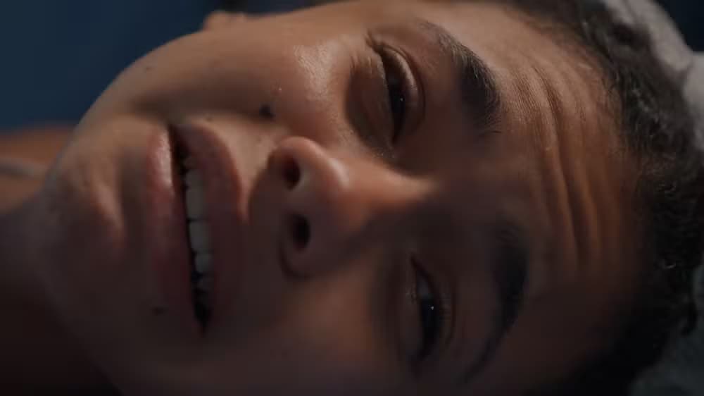 Resumo da novela "Três Graças": Joélly tem o bebê roubado e Samira mostra sua face cruel