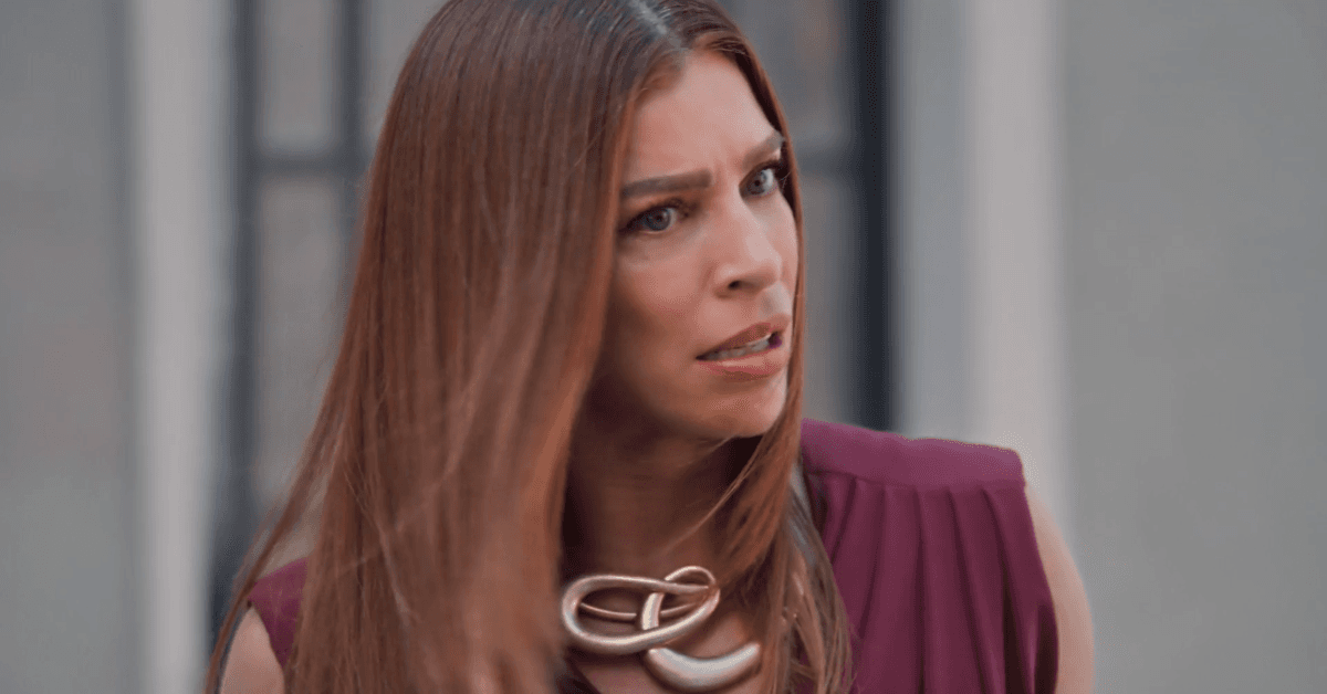 Três Graças: Arminda surta e agride Ferette ao descobrir verdade sobre a paternidade de Raul