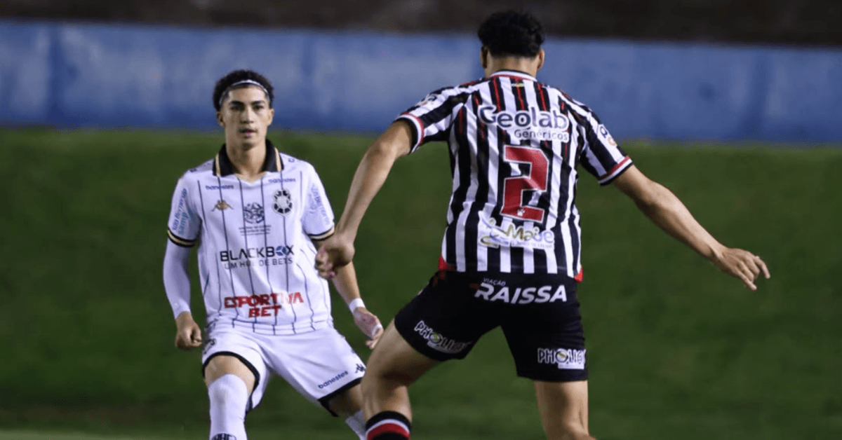Anápolis vence Rio Branco-ES por 3 a 0 e encaminha título da Copa Centro-Oeste