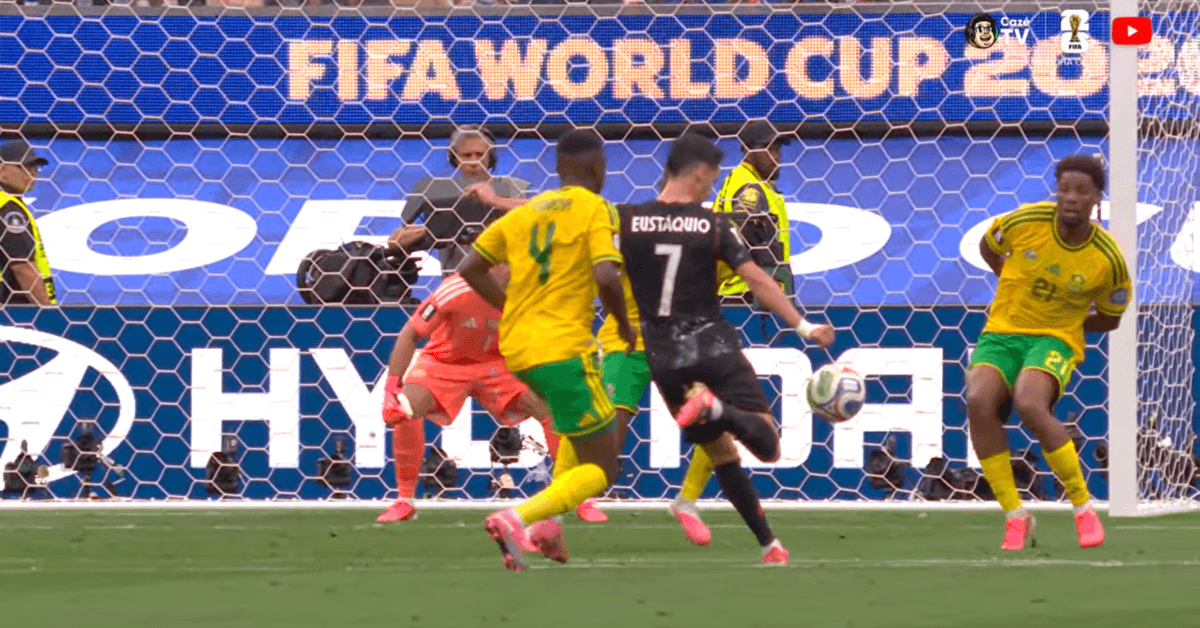 Canadá vence a África do Sul nos acréscimos e faz história ao avançar às oitavas da Copa do Mundo