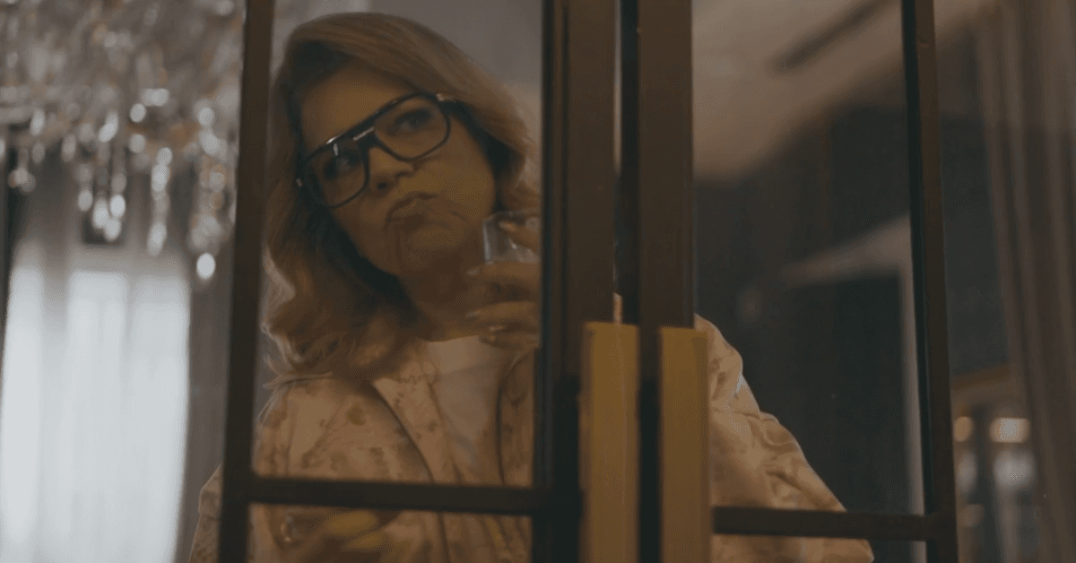 Segredo sobre a paternidade de Brigitte vira trunfo contra Pilar na novela 'Quem Ama Cuida'