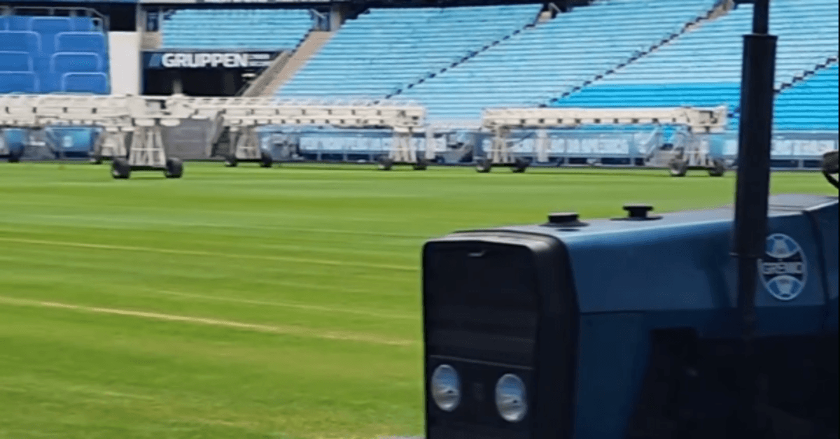 Grêmio inicia reforma no gramado da Arena para a volta do Brasileirão