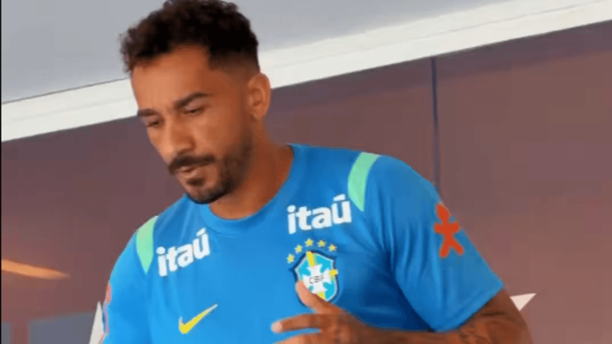 Danilo, do Flamengo, anuncia aposentadoria da Seleção Brasileira