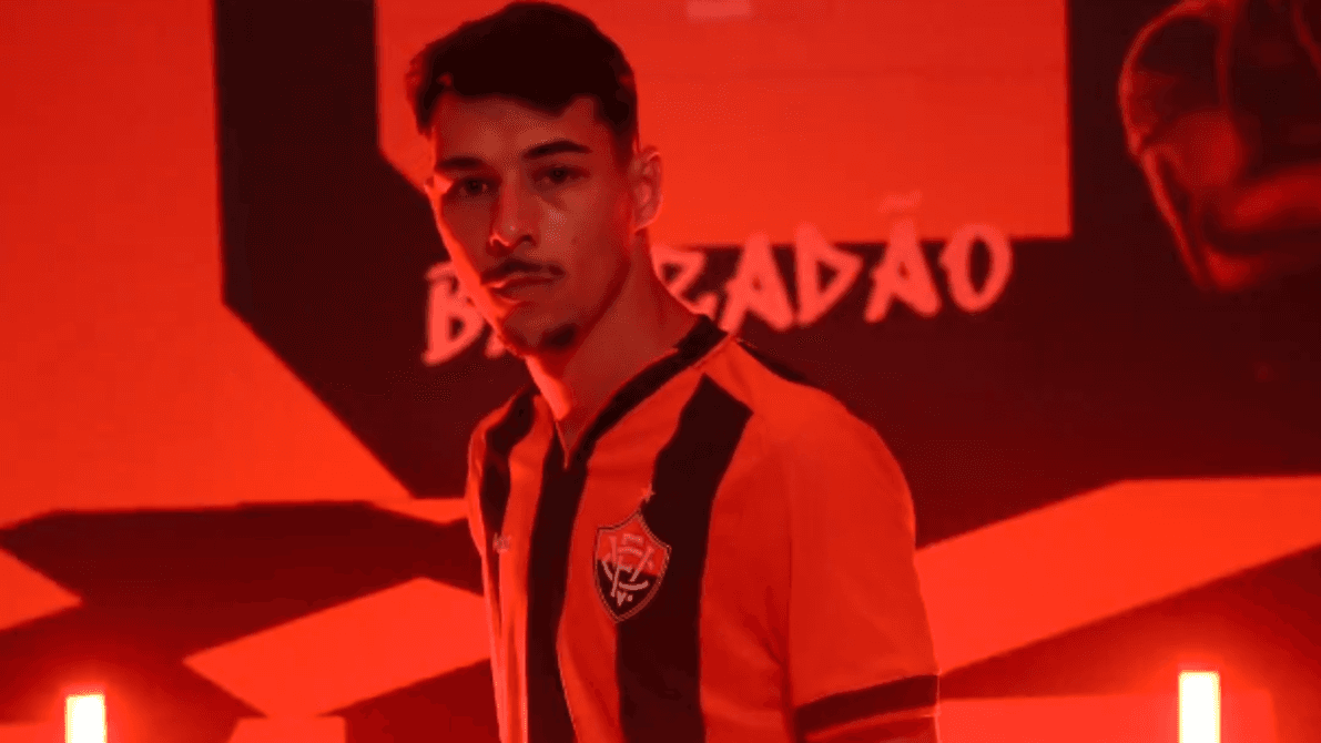 Sport acerta empréstimo do lateral Claudinho, que estava no Vitória