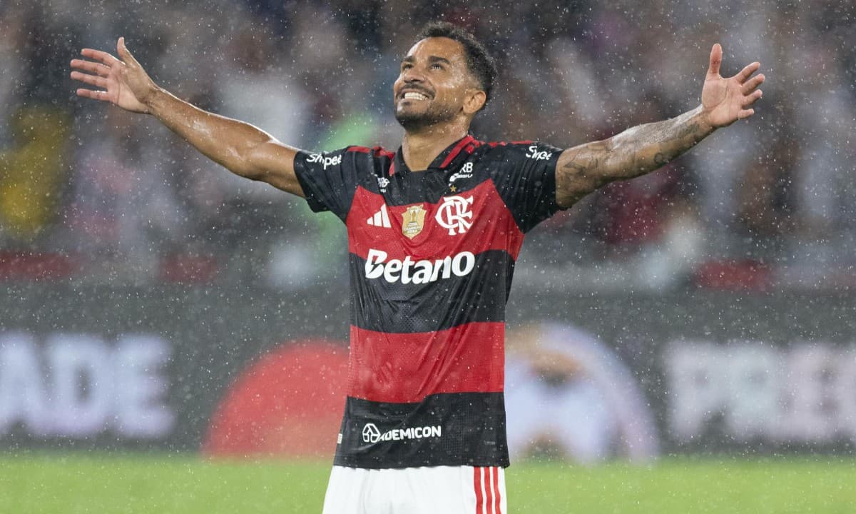 Flamengo vai ao intervalo com 2 a 0 sobre o Santos, gols de Danilo e Paquetá