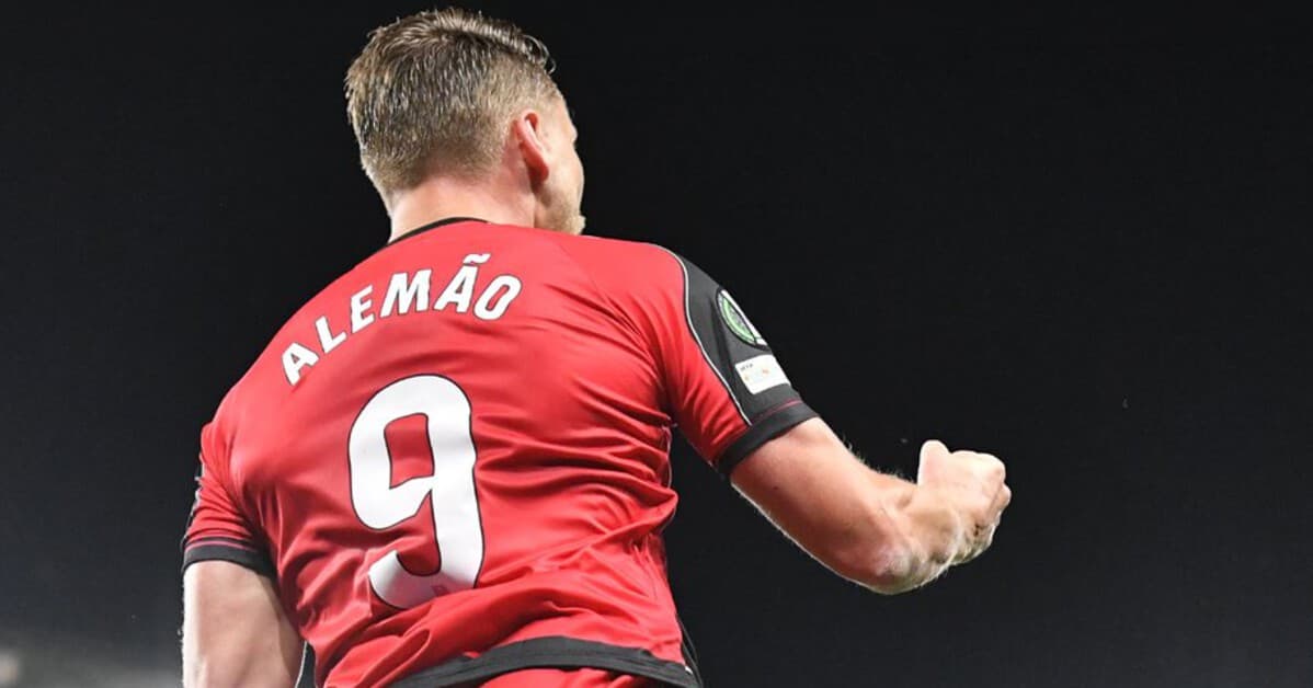 Alexandre Alemão faz dois gols e leva o Rayo Vallecano à final inédita da Conference League