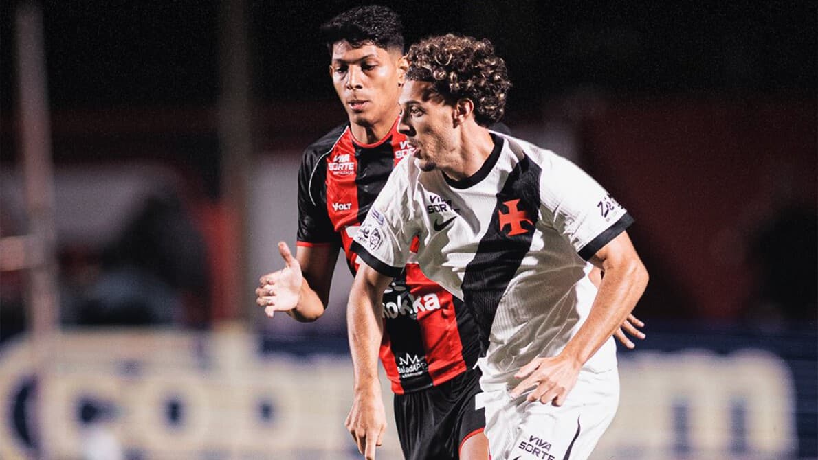 Vasco recusa propostas de empréstimo por Marino Hinestroza e aposta em adaptação do atacante
