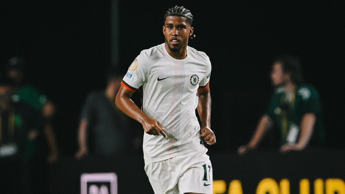 Manchester United acerta contratação de Andrey Santos em negócio milionário com o Chelsea
