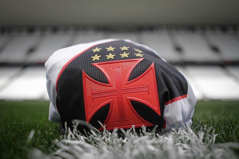 Vasco recebe o Olimpia. Foto: Montagem.